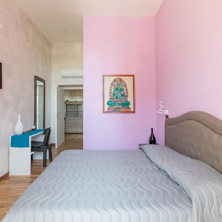 Colosseum Pink Dream Room Pensión *